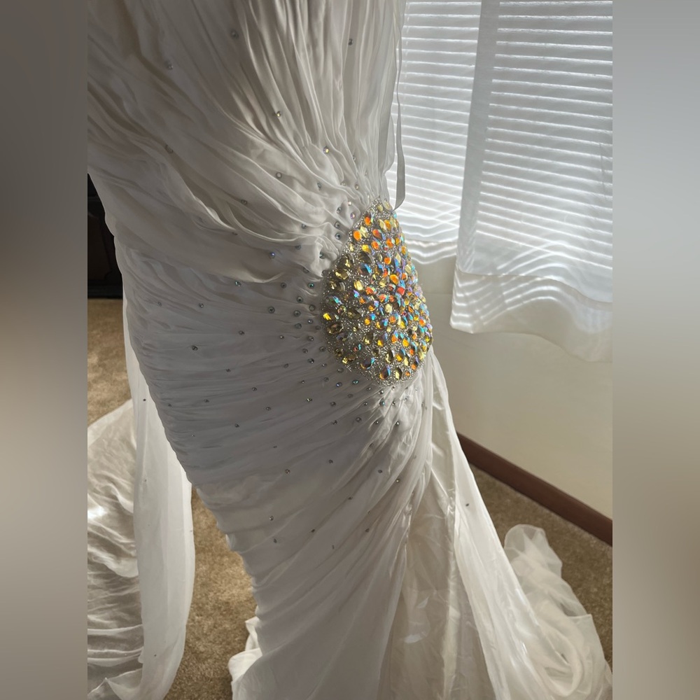 Very pretty white beaded white prom/formal or wedding dress